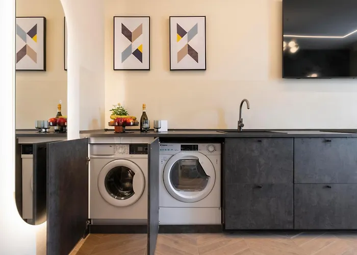 Termini Luxury 12 Beds Apartment