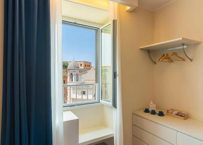 Termini Luxury 12 Beds *